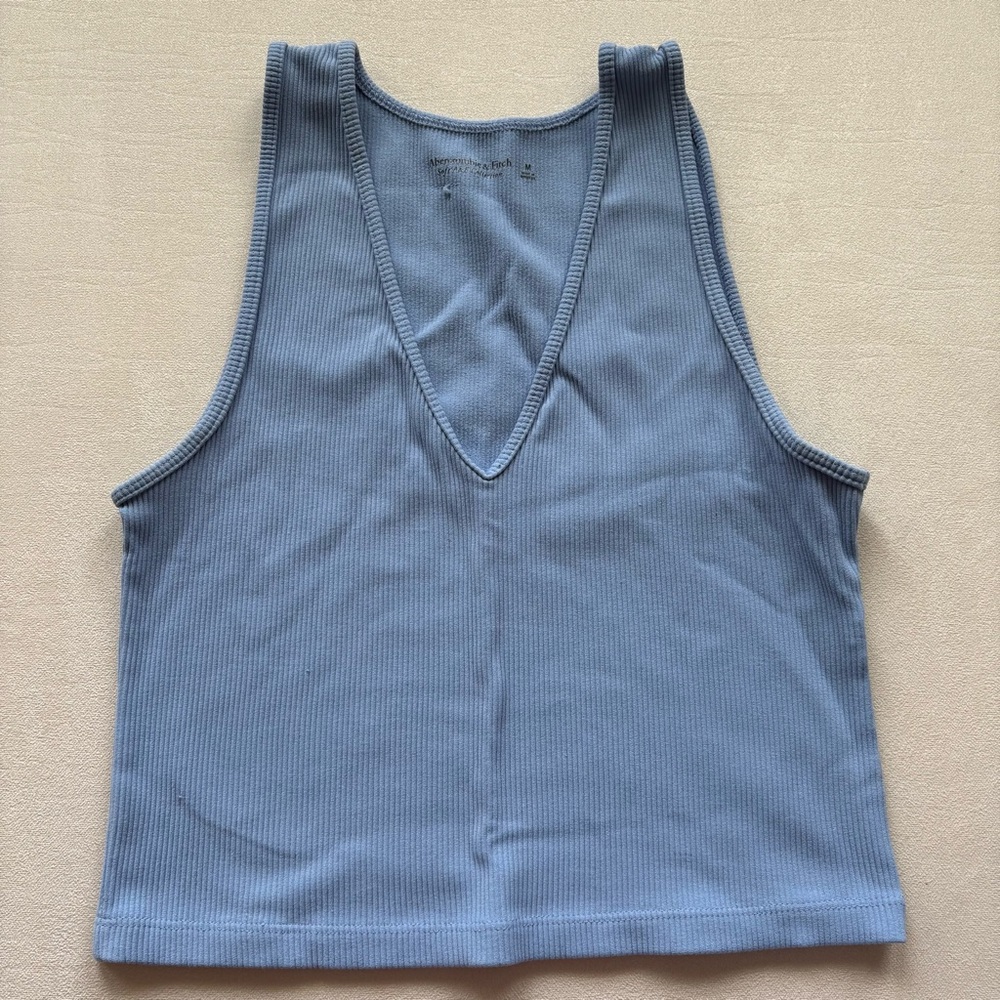 A&F V-Neck Ribbed Women's Crop Top